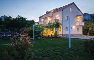 Nice Home In Kastel Stafilic With 7 Bedrooms, Wifi And Outdoor Swimming Pool