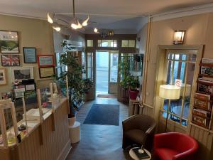 Hotels Hotel De La Paix : photos des chambres
