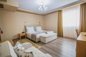Deluxe Triple Room room in Christi's Hotel Borova