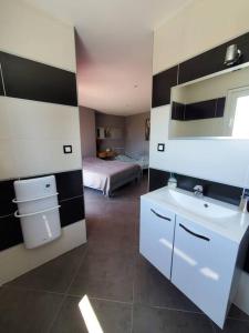 Villas La Cersoise, 10 min des plages : photos des chambres