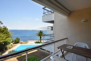 Kavouri Flat