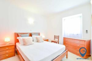 Vila Portuguesa by MTPhomes