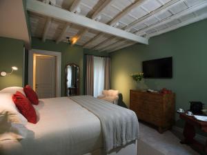 Standard King Room with Internal View room in Palazzo Caruso