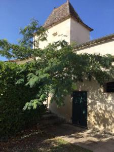 Maisons de vacances Grand gite avec piscine Le presbytere de Savignac de Duras : photos des chambres