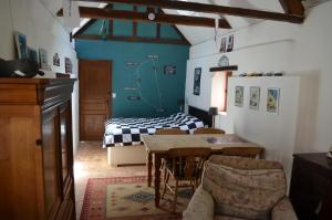 Maisons de vacances Lake View Cottage close to Le Mans 24H circuit : photos des chambres