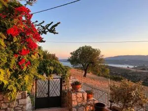 Brian & Dora's house in Kontogourata - Livádhion