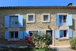 Sejours a la ferme Gites et Roulottes au Domaine de la Trille : photos des chambres