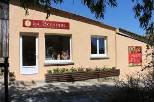 Sejours a la ferme Gites et Roulottes au Domaine de la Trille : photos des chambres