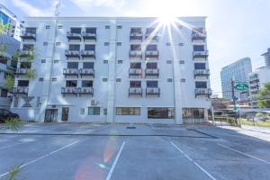 Sabai Inn nearby Central Marina