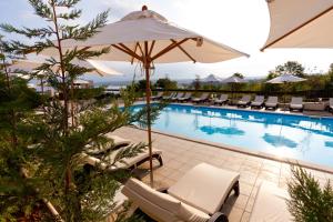 Blue Waves Resort 