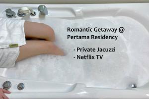 Stylish Romantic Couples Getaway with Private Jacuzzi