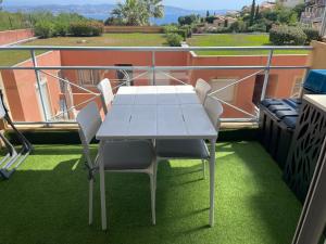 Appartements Vue mer et sur la baie de Cannes randonnee VTT au pied de l Esterel : photos des chambres