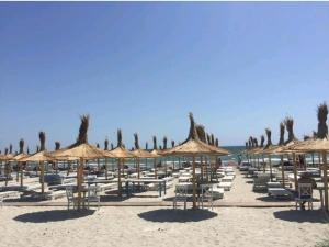 Faleza Nord apartament de lux nou pe malul marii