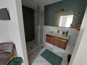 Appartements F1 proche des Thermes : photos des chambres