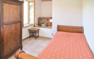 Appartements Amazing home in Bessges with 4 Bedrooms and WiFi : photos des chambres