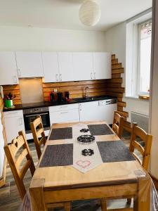 Appt 50m2, 4 personnes, ménage, draps et serviettes inclus