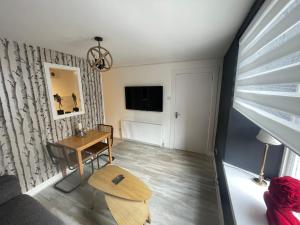 Alpine Apartments - 2