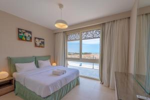 Mangroovy 2 Bedroom Sea View Apartment, Pool & Beach