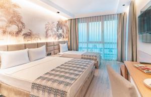 PEARLY HOTEL