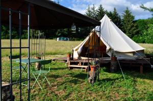 Campings Guillerin Caravan and Glamping : photos des chambres