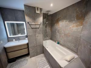 Appartements ATELIER DES REVES - au coeur de Besancon - 88 m2 : photos des chambres