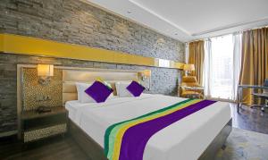 Treebo Premium Arista