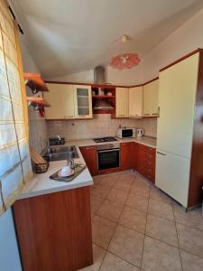 Sunny apartment with pool