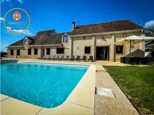 Villa festive HOMAZING piscine privée 1h de Paris - Amilly