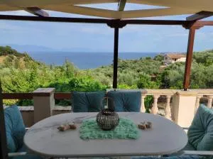 Κτήμα Παπαβασιλόπουλος (300 μ. από την παραλία Περούλια) - Longá