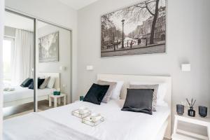 Bright Apartments - LoftAffair