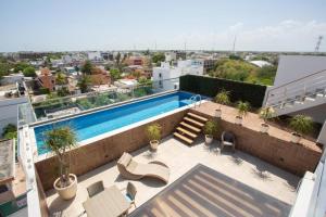 Precious Studio w working station