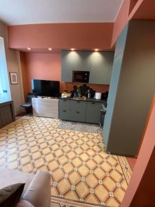 Richards Apartments - 22 Marzo