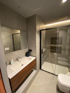 Richards Apartments - 22 Marzo