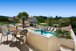 Villa Faggiolo by Villa Plus