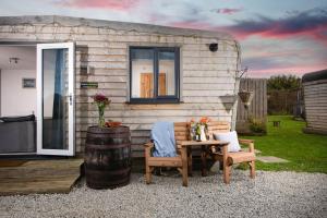 Wheal Prosper- Beautifully Fitted Wooden Lodge Helston Cornwall