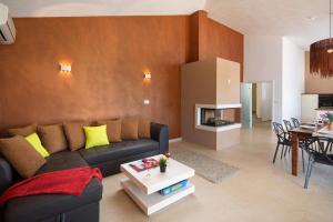 Villa Vivian by Villa Plus