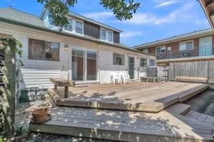 Manor and Mutts #1 cottage - هامبتون