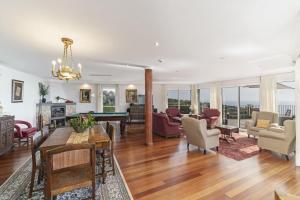 Villa Theos House by Villa Plus