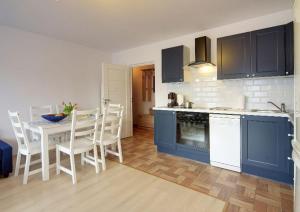 Trevilles Apartamenty - Granatowy