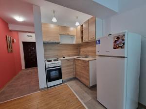 2 Bedroom Sunny Apartment in South Residence