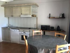 Les terrasses du Liouquet T2, piscine , parking , mer à 150 m