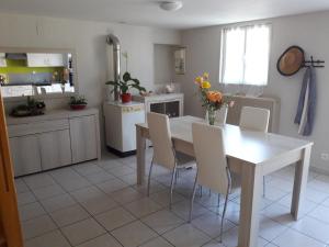 Appartements Logis de LANGE apt les Ecureuils : photos des chambres