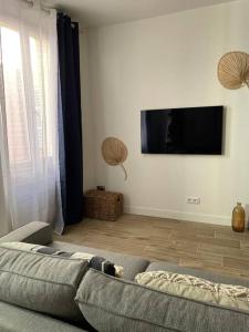 Cassis centre, superbe appartement neuf, 50m port.