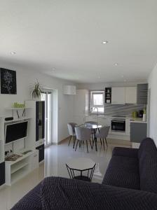 Teos place