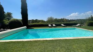 Appartements Exclusif Appart piscine chauffee de luxe 10 min centre AixenPc Belvoir SISSI : photos des chambres