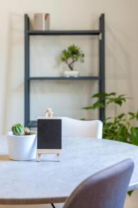 Avra Suites in City center - 50m to Beach