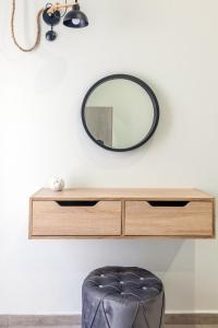 Avra Suites in City center - 50m to Beach