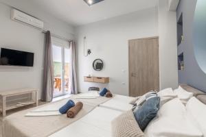 Avra Suites in City center - 50m to Beach