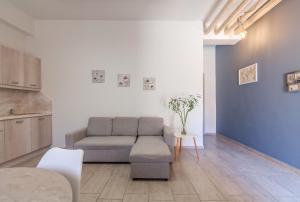 Avra Suites in City center - 50m to Beach