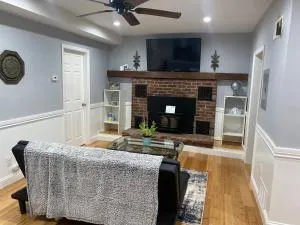 Cozy Cottage with Fireplace - Wurtsboro